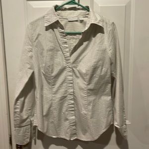 Long sleeve, v neck button up shirt
